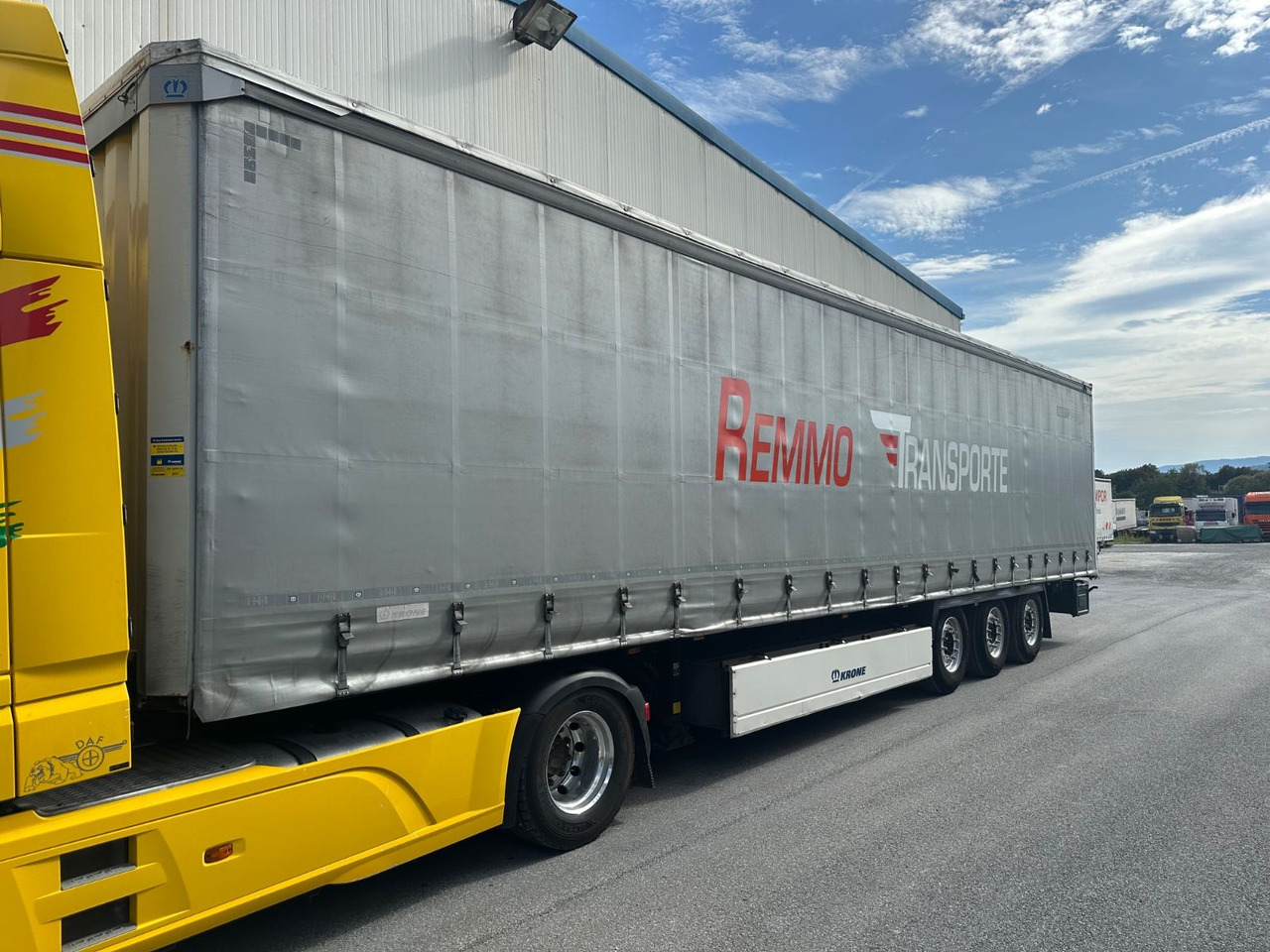 Krone SD 27 Pal-Kasten Lift XL-Cert. Standard - Semi-trailer dengan terpal samping: gambar 1 Krone SD 27 Pal-Kasten Lift XL-Cert. Standard - Semi-trailer dengan terpal samping: gambar 1