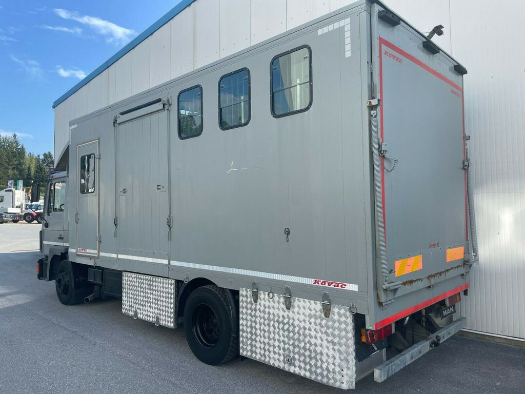 MAN 12.192 Pferdetransporter MAN 12.192 Pferdetransporter - Truk pengangkut kuda: gambar 4 MAN 12.192 Pferdetransporter MAN 12.192 Pferdetransporter - Truk pengangkut kuda: gambar 4