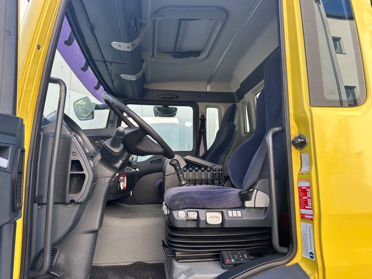MAN TGA 26.440 - Truk jungkit: gambar 5 MAN TGA 26.440 - Truk jungkit: gambar 5