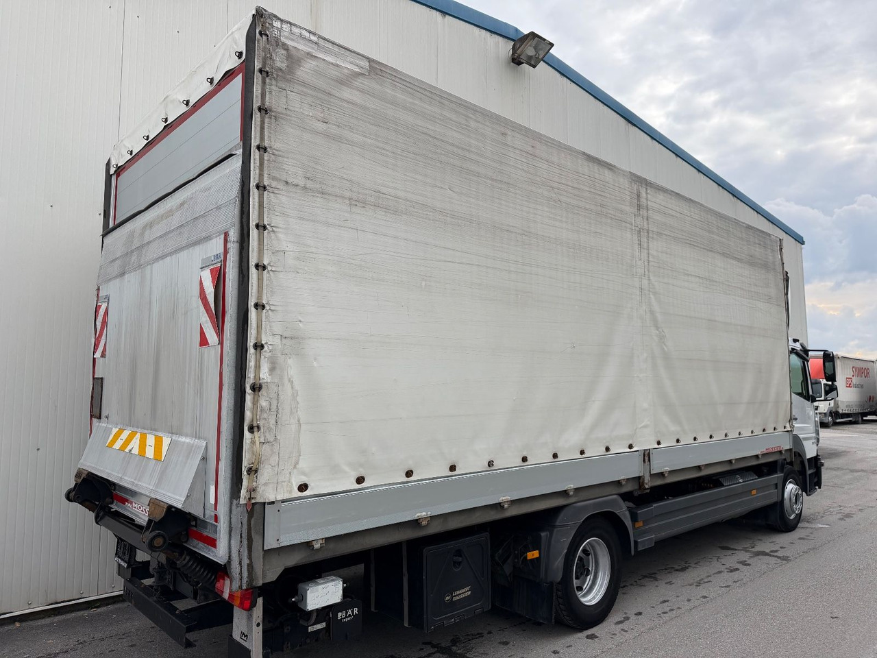 Mercedes-Benz Atego 1524 2T LBW TÜV - Truk dengan terpal samping: gambar 3 Mercedes-Benz Atego 1524 2T LBW TÜV - Truk dengan terpal samping: gambar 3