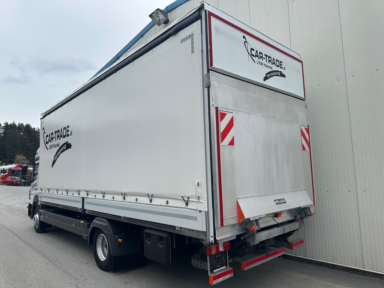 Mercedes-Benz Atego 1524 BigSpace LBW Navi/Kamera - Truk dengan terpal samping: gambar 4 Mercedes-Benz Atego 1524 BigSpace LBW Navi/Kamera - Truk dengan terpal samping: gambar 4