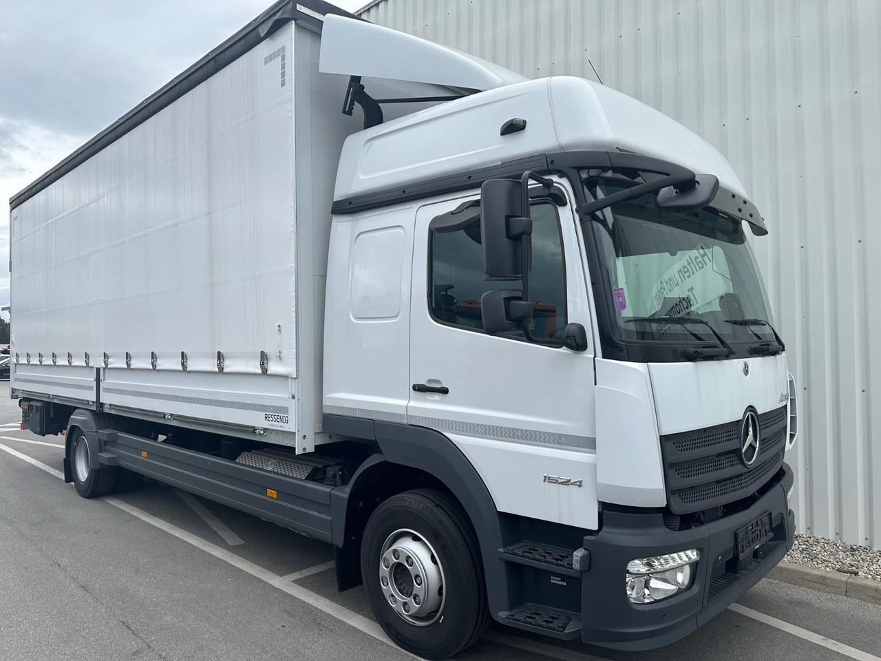 Mercedes-Benz Atego 1524 BigSpace LBW Navi/Kamera Mercedes-Benz Atego 1524 BigSpace LBW Navi/Kamera - Truk dengan terpal samping: gambar 2 Mercedes-Benz Atego 1524 BigSpace LBW Navi/Kamera Mercedes-Benz Atego 1524 BigSpace LBW Navi/Kamera - Truk dengan terpal samping: gambar 2