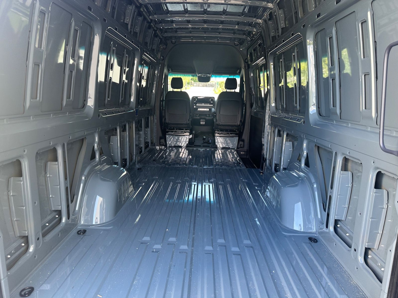 Mercedes-Benz Sprinter 317 cdi - Mobil kemping: gambar 5 Mercedes-Benz Sprinter 317 cdi - Mobil kemping: gambar 5
