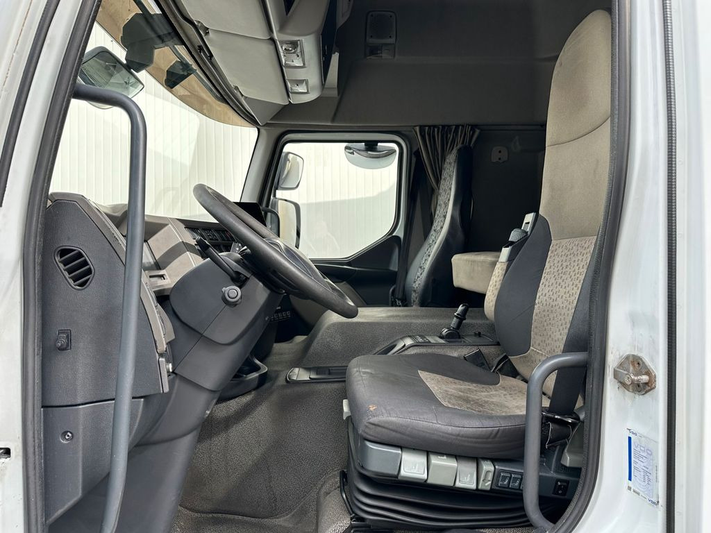 Renault Premium 380.18 EEV Supra/LBW Renault Premium 380.18 EEV Supra/LBW - Truk berpendingin: gambar 5 Renault Premium 380.18 EEV Supra/LBW Renault Premium 380.18 EEV Supra/LBW - Truk berpendingin: gambar 5