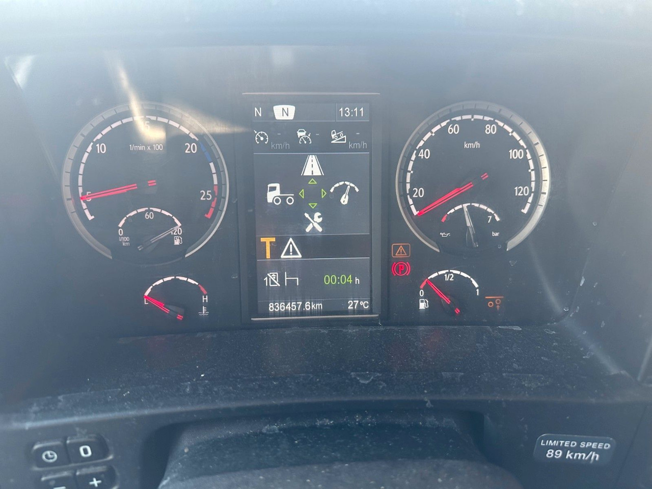 Truk vakum Scania R 480 Opticruise Highline Retarder PTO Standklim: gambar 7 Truk vakum Scania R 480 Opticruise Highline Retarder PTO Standklim: gambar 7