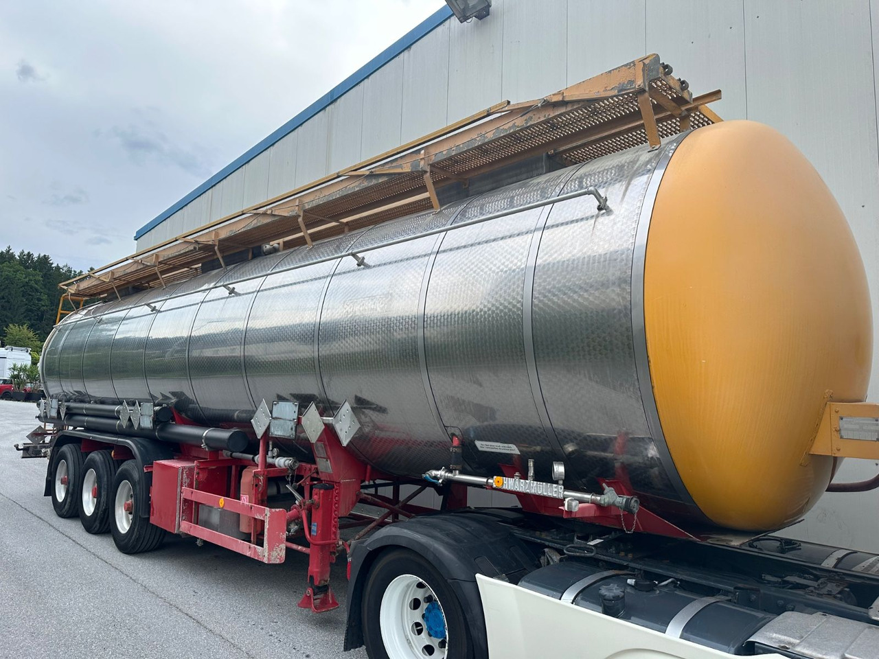 Schwarzmüller Chemi L4BH 42050L Lift BPW - Semi-trailer tangki: gambar 2 Schwarzmüller Chemi L4BH 42050L Lift BPW - Semi-trailer tangki: gambar 2