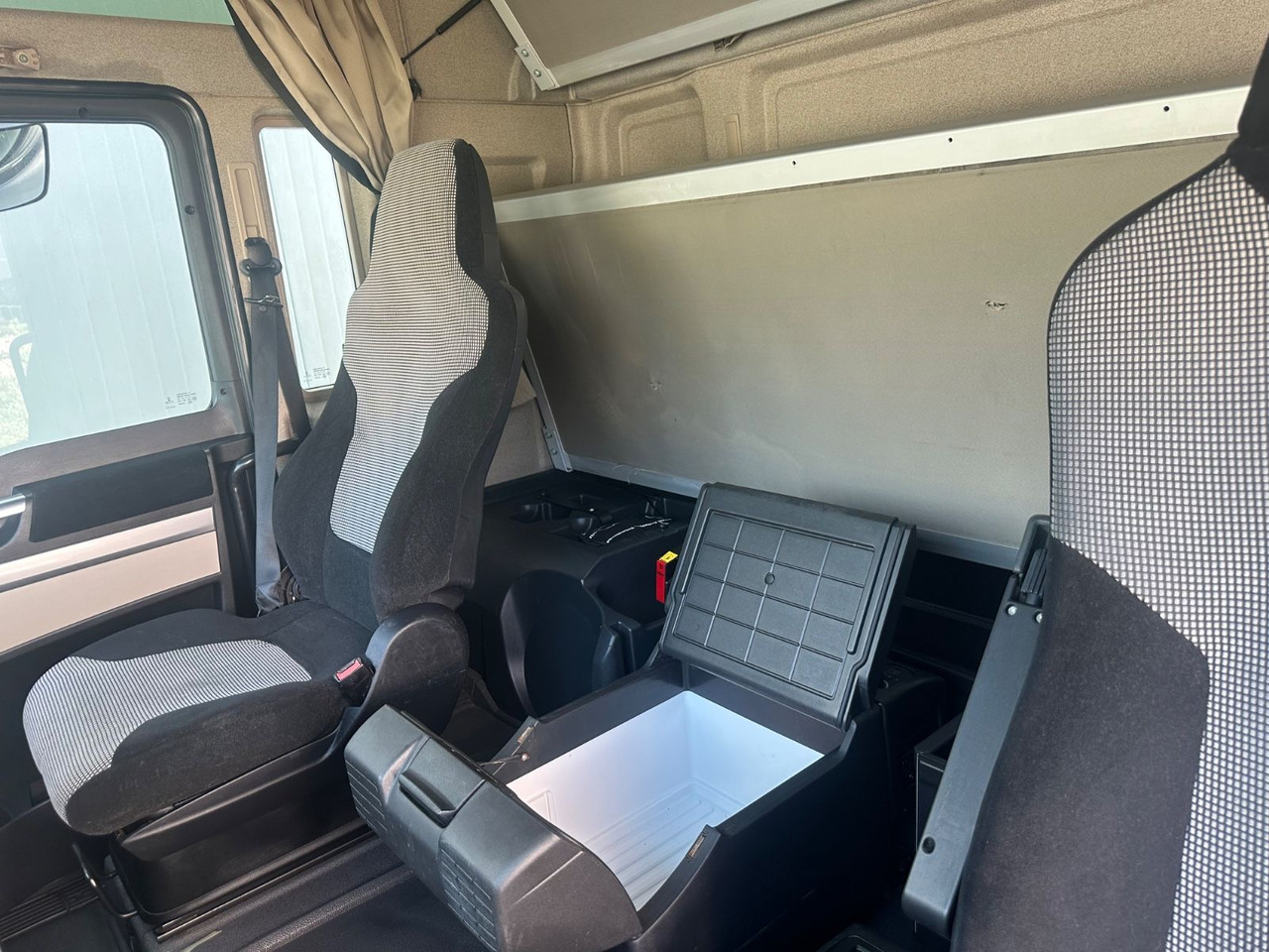 Tractor head MAN TGX 18.460 XXL Intarder/Standklima: gambar 7 Tractor head MAN TGX 18.460 XXL Intarder/Standklima: gambar 7