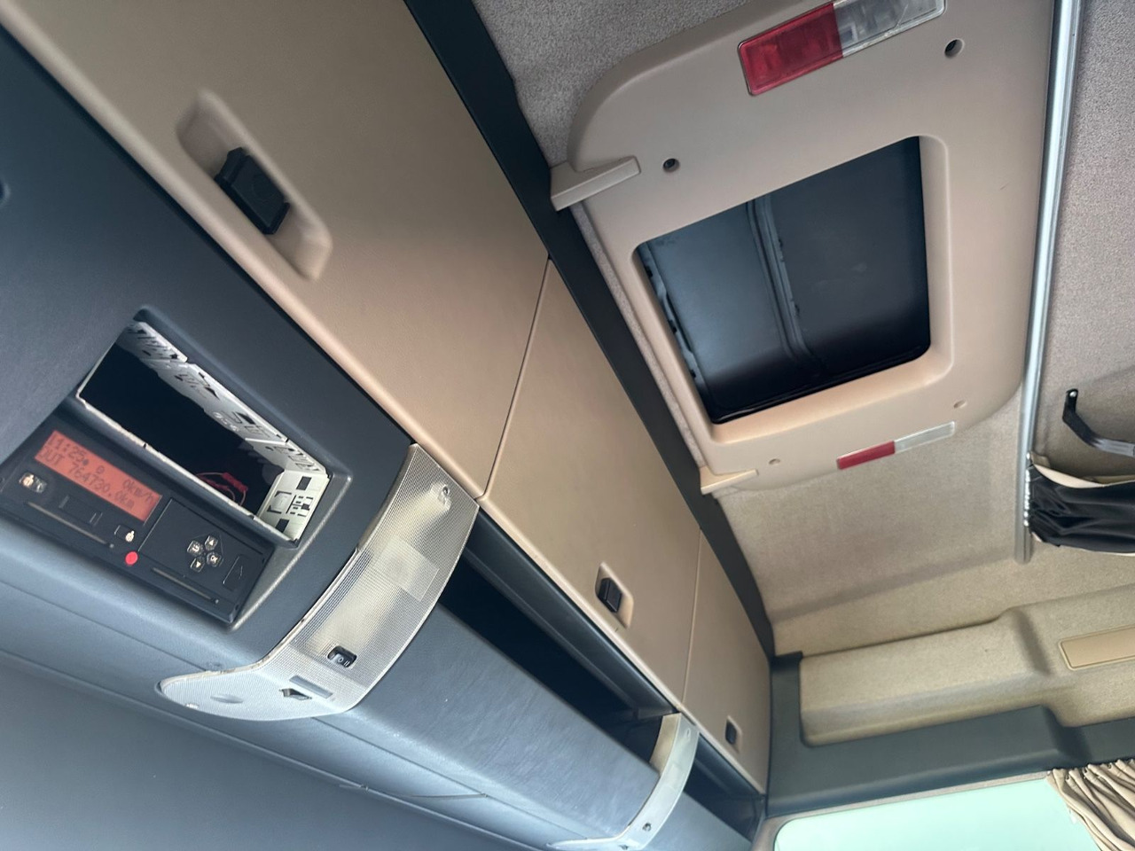 Tractor head MAN TGX 18.460 XXL Intarder/Standklima: gambar 11 Tractor head MAN TGX 18.460 XXL Intarder/Standklima: gambar 11