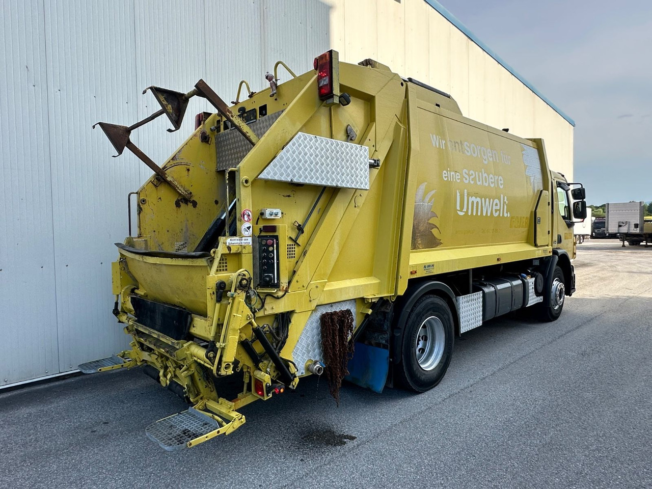 Volvo FE 320 KMH Presse Schalter - Truk sampah: gambar 3 Volvo FE 320 KMH Presse Schalter - Truk sampah: gambar 3