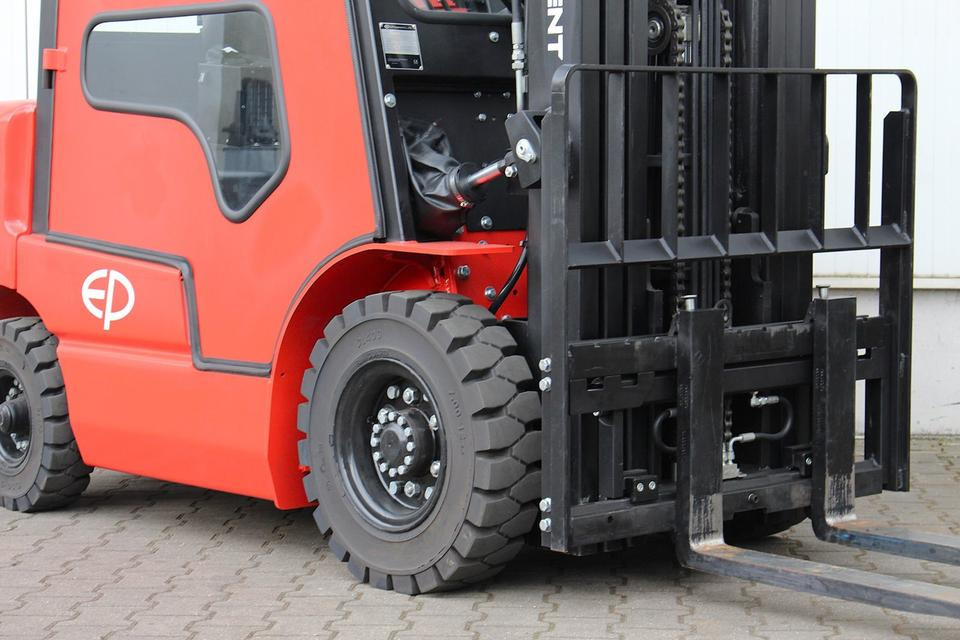 Forklift listrik EP EFL252 Triplex Li-ion 111Std.: gambar 10 Forklift listrik EP EFL252 Triplex Li-ion 111Std.: gambar 10