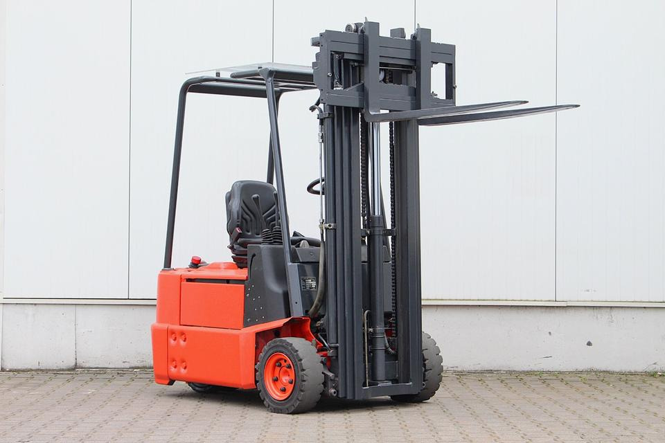 LINDE E15Z-02 Triplex 4,7m - Forklift listrik: gambar 4 LINDE E15Z-02 Triplex 4,7m - Forklift listrik: gambar 4
