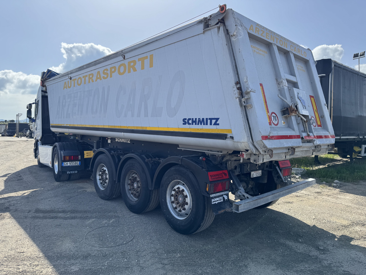 SCHMITZ SR Ribaltabile Post. in Alluminio - Semi-trailer jungkit: gambar 2 SCHMITZ SR Ribaltabile Post. in Alluminio - Semi-trailer jungkit: gambar 2