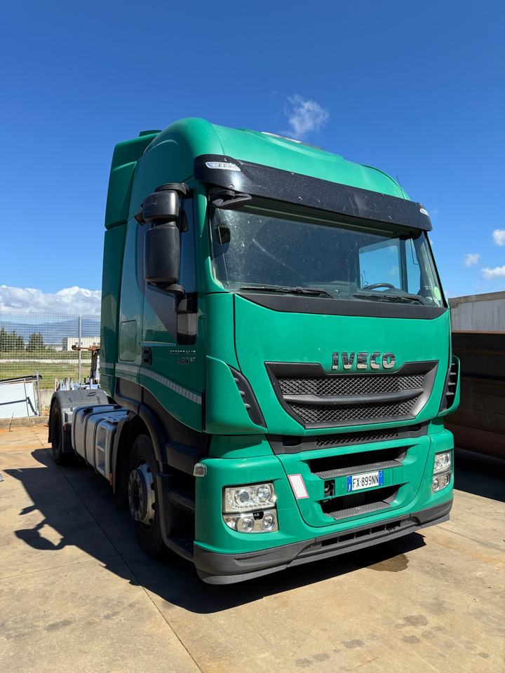 IVECO 440T/P - Tractor head: gambar 1 IVECO 440T/P - Tractor head: gambar 1