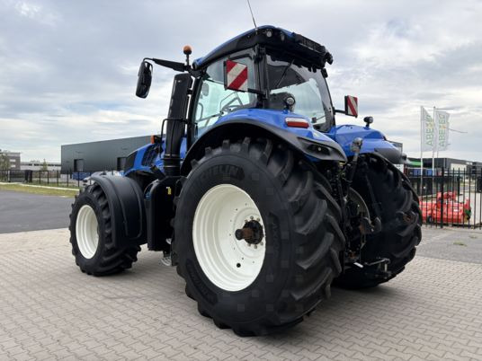 NEW HOLLAND New Holland T8.350 PLMi Genesis - Traktor: gambar 5 NEW HOLLAND New Holland T8.350 PLMi Genesis - Traktor: gambar 5