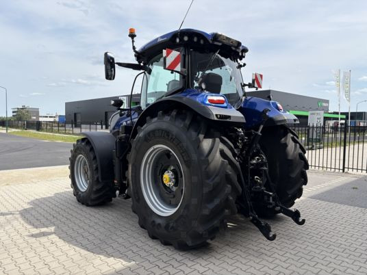 New Holland T7.300 PLMi - Traktor: gambar 5 New Holland T7.300 PLMi - Traktor: gambar 5