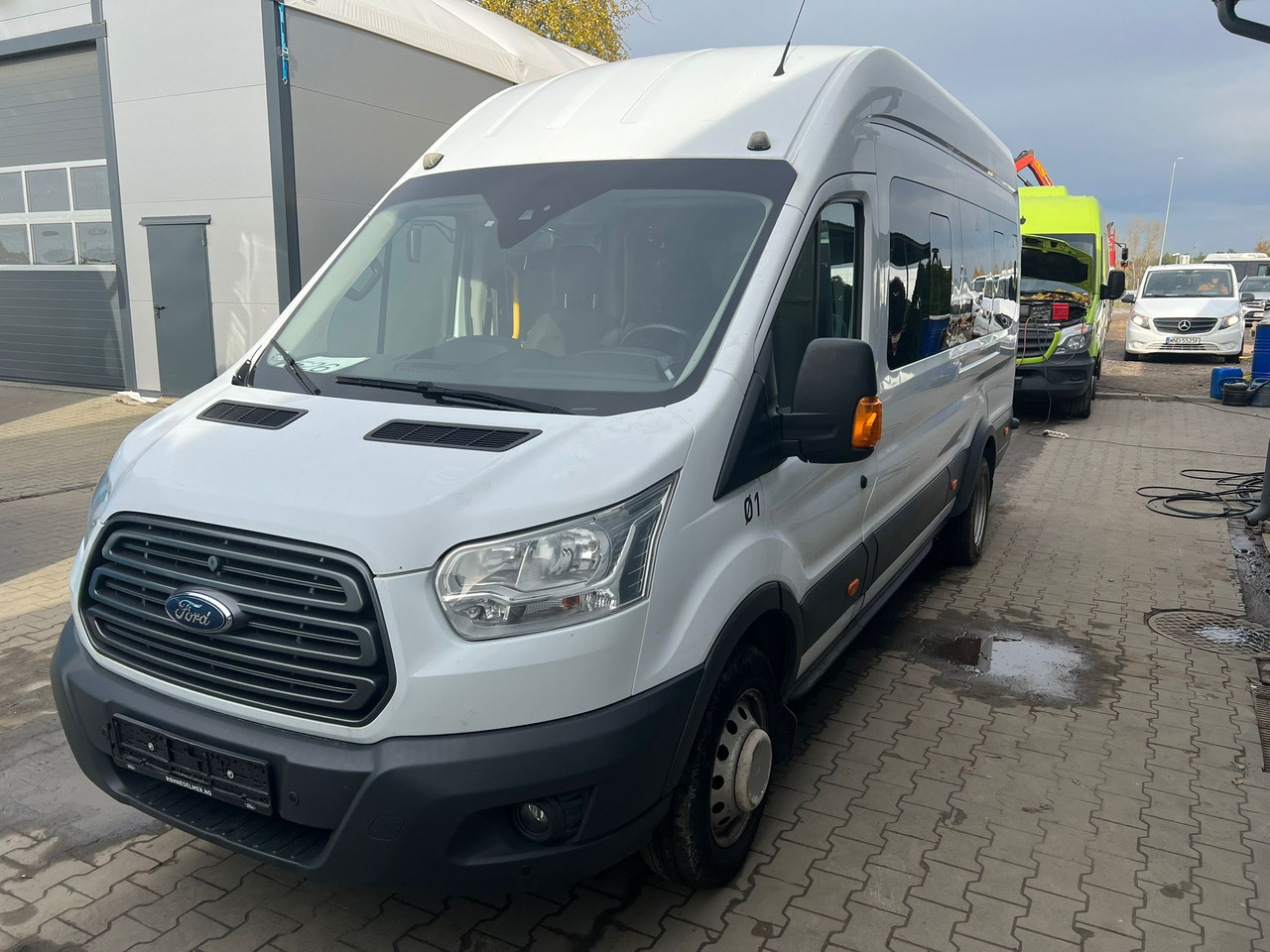 FORD TRANSIT - Bus mini, Van penumpang: gambar 1 FORD TRANSIT - Bus mini, Van penumpang: gambar 1