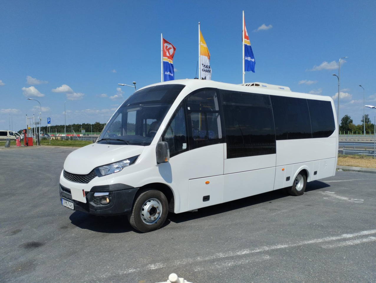 IVECO FIRST ROSERO 70C18 - Bus mini, Van penumpang: gambar 2 IVECO FIRST ROSERO 70C18 - Bus mini, Van penumpang: gambar 2