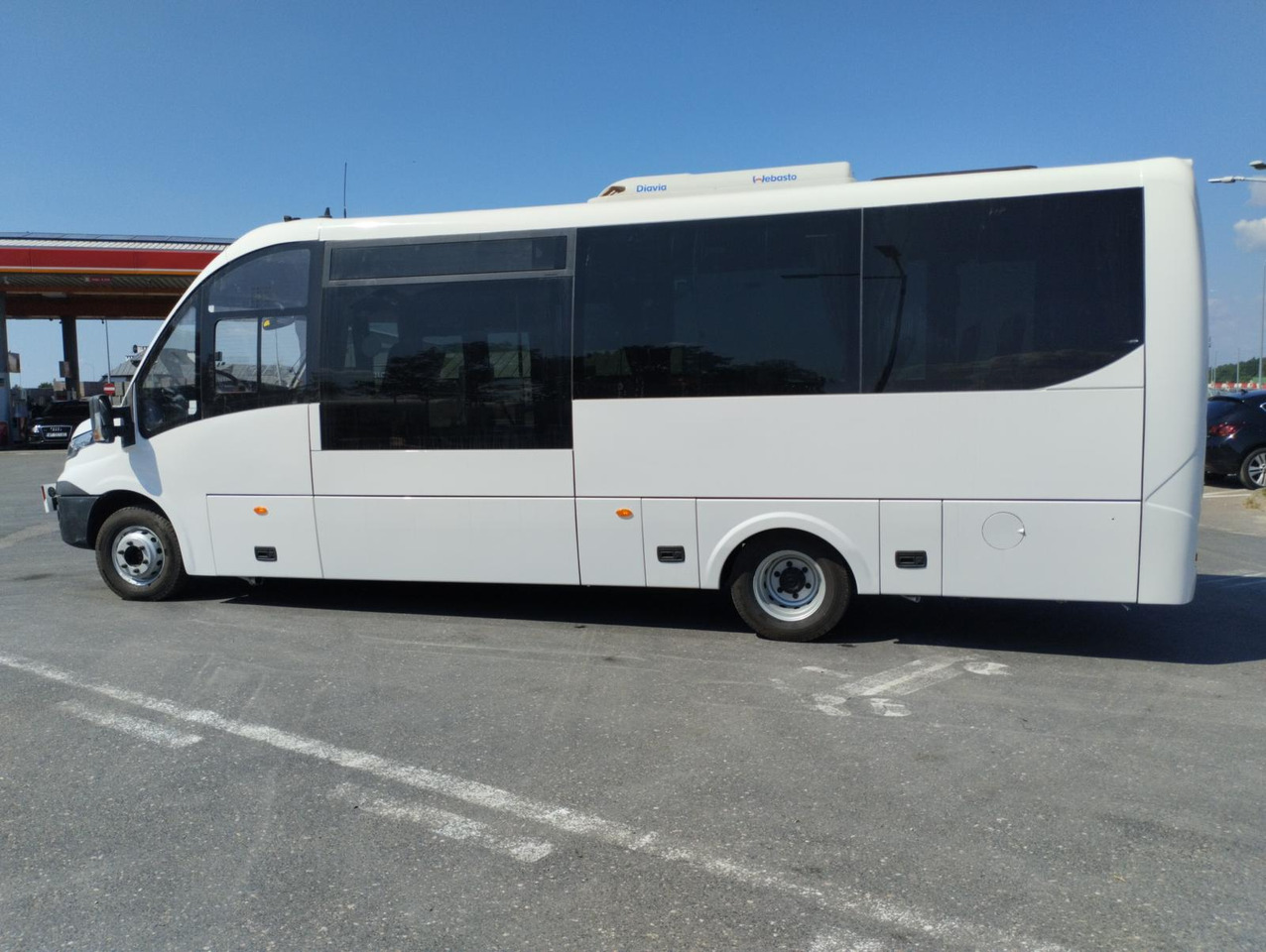 IVECO FIRST ROSERO 70C18 - Bus mini, Van penumpang: gambar 4 IVECO FIRST ROSERO 70C18 - Bus mini, Van penumpang: gambar 4