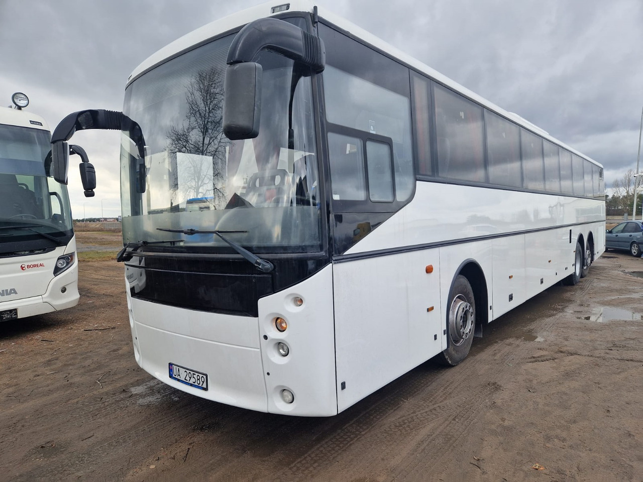 VOLVO B12B VEST HORISONT - Bus pariwisata: gambar 1 VOLVO B12B VEST HORISONT - Bus pariwisata: gambar 1