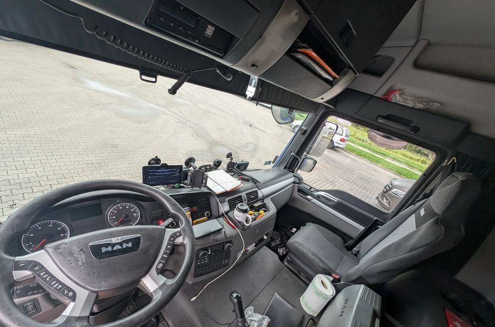 MAN TGL - Truk dengan terpal samping: gambar 3 MAN TGL - Truk dengan terpal samping: gambar 3