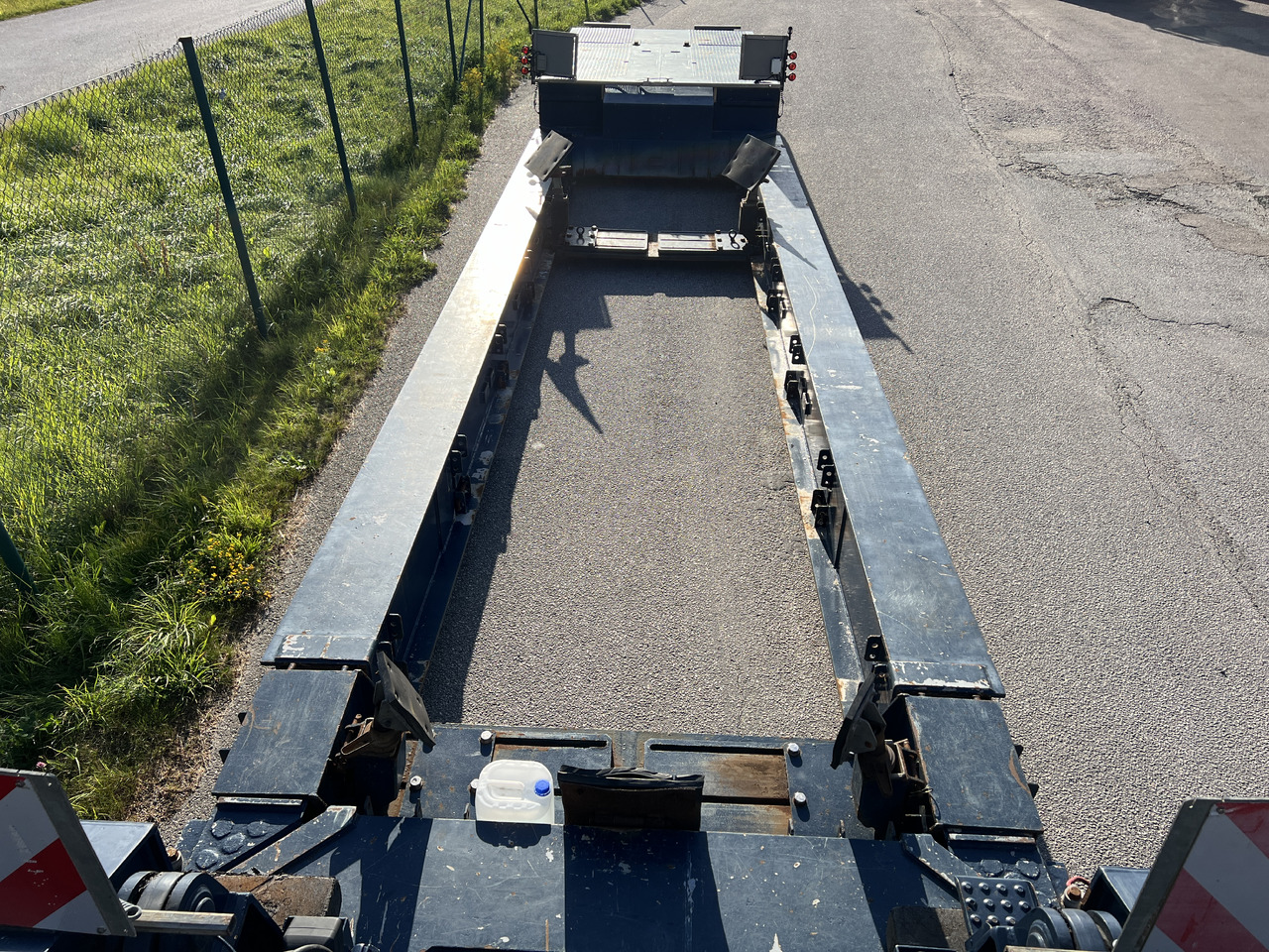 BROSHUIS 3 ADB-38 - Semi-trailer low bed: gambar 5 BROSHUIS 3 ADB-38 - Semi-trailer low bed: gambar 5