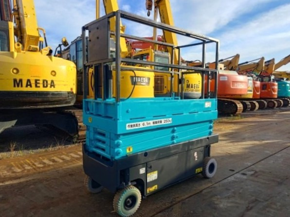 AIRMAN ENTL061 - Scissor lifts: gambar 1 AIRMAN ENTL061 - Scissor lifts: gambar 1