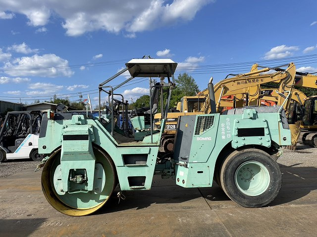 BOMAG BW144AC-2 - Roller kombinasi: gambar 2 BOMAG BW144AC-2 - Roller kombinasi: gambar 2