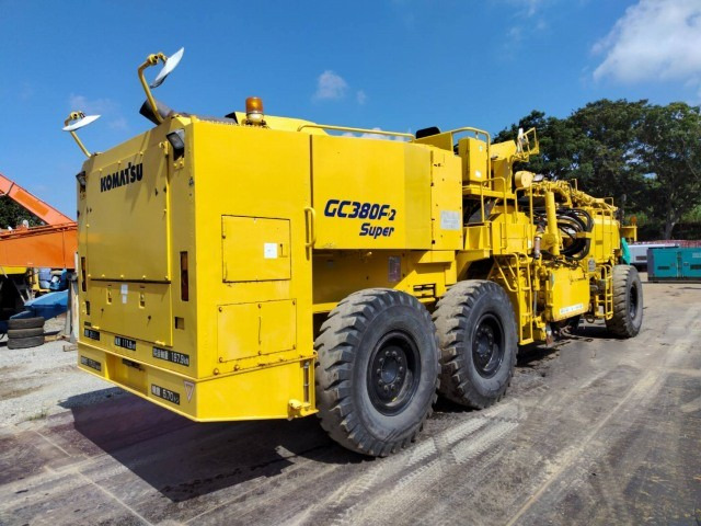 KOMATSU GC380F-2 - Mesin penggilingan jalan: gambar 3 KOMATSU GC380F-2 - Mesin penggilingan jalan: gambar 3