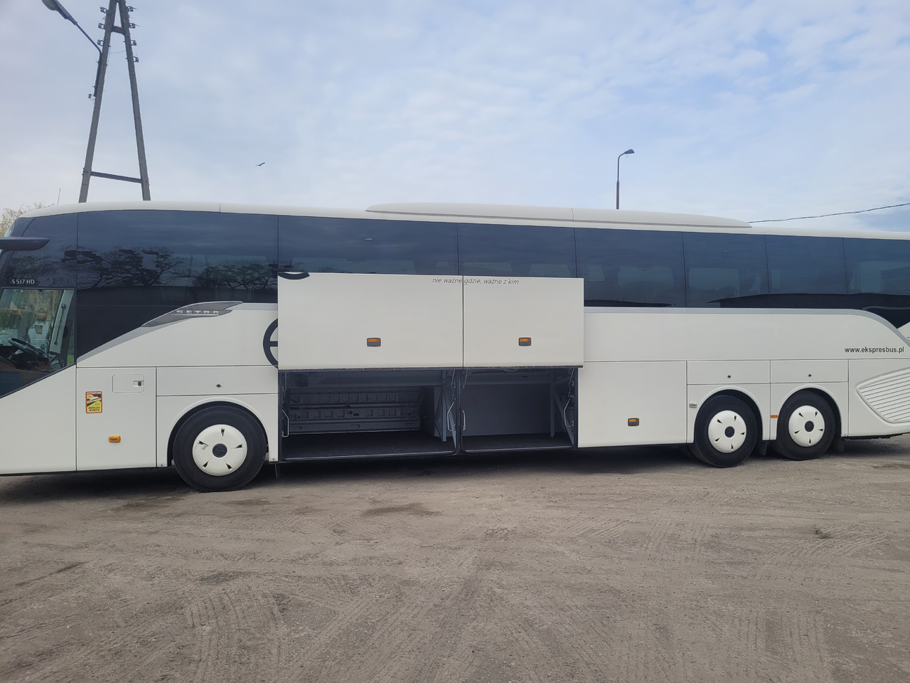 SETRA 517 HD - Bus pariwisata: gambar 4 SETRA 517 HD - Bus pariwisata: gambar 4
