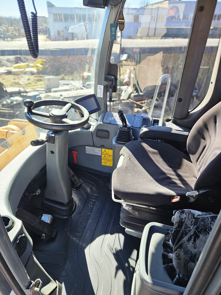 Wheel loader LIEBHERR L566: gambar 6
