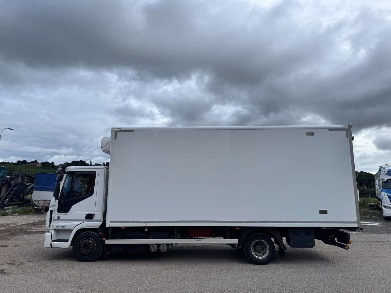 IVECO 80E190 Eurocargo Kühlkoffer (Partikelfilter defekt) - Truk berpendingin: gambar 2 IVECO 80E190 Eurocargo Kühlkoffer (Partikelfilter defekt) - Truk berpendingin: gambar 2