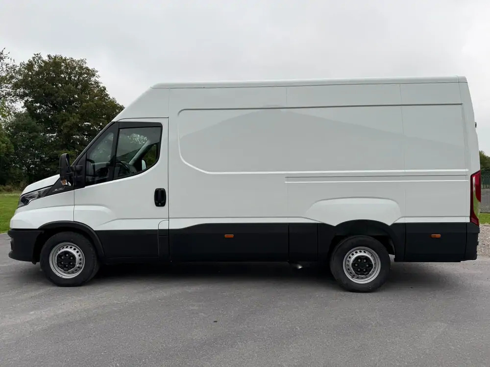 Iveco Daily 35-140 *L3H2*DISPO DE STOCK*Airco*Cruise control - Van panel: gambar 4 Iveco Daily 35-140 *L3H2*DISPO DE STOCK*Airco*Cruise control - Van panel: gambar 4