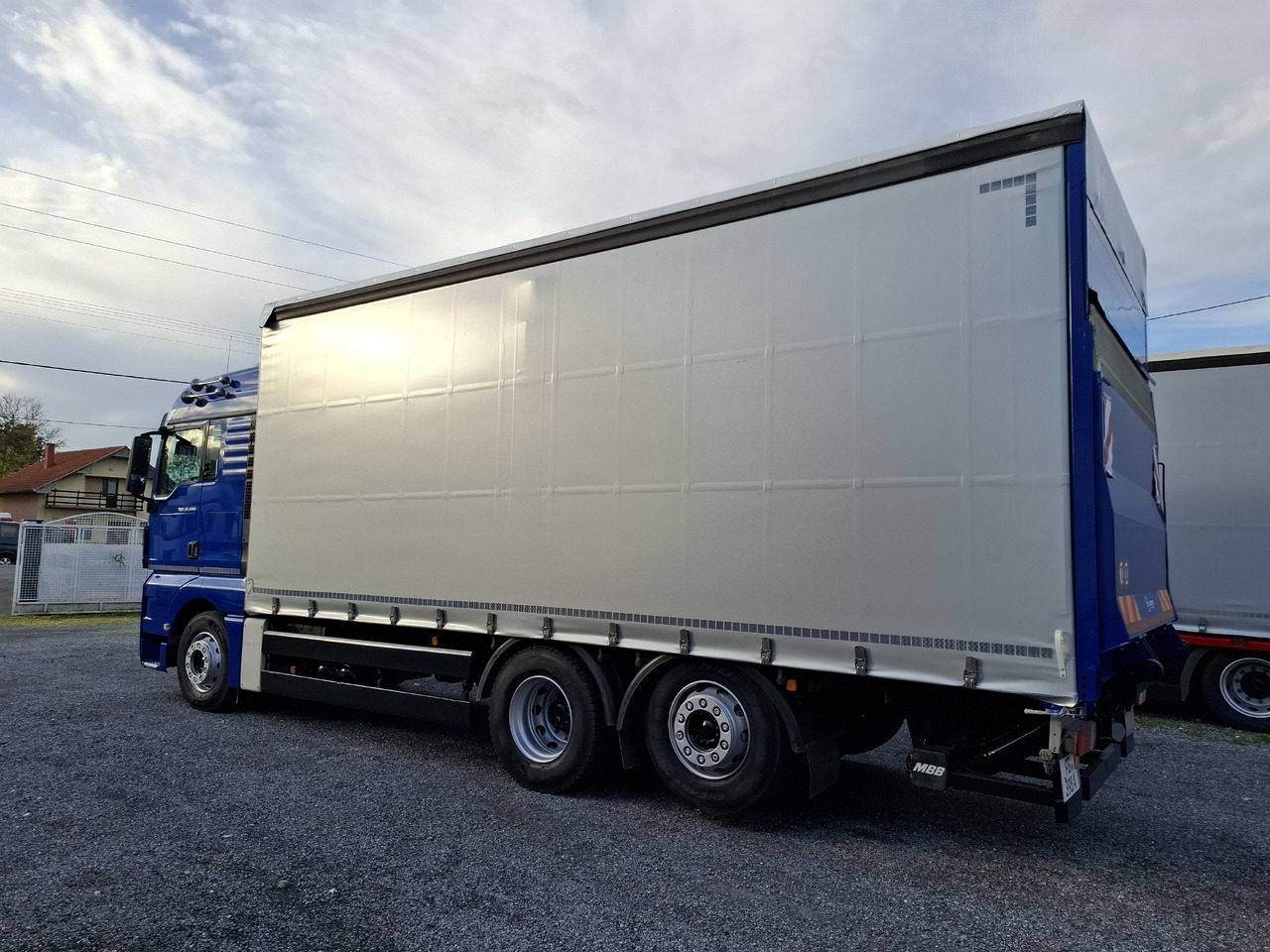 Truk dengan terpal samping MAN TGX 26.440 E5: gambar 11