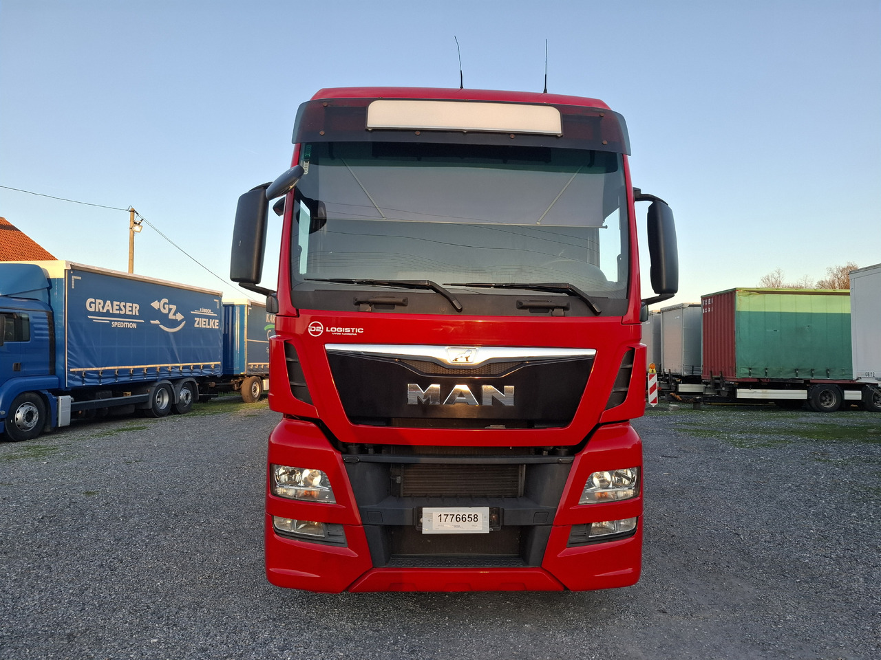 MAN TGX 26.440 E6 + SCHMITZ - Truk dengan terpal samping: gambar 2 MAN TGX 26.440 E6 + SCHMITZ - Truk dengan terpal samping: gambar 2