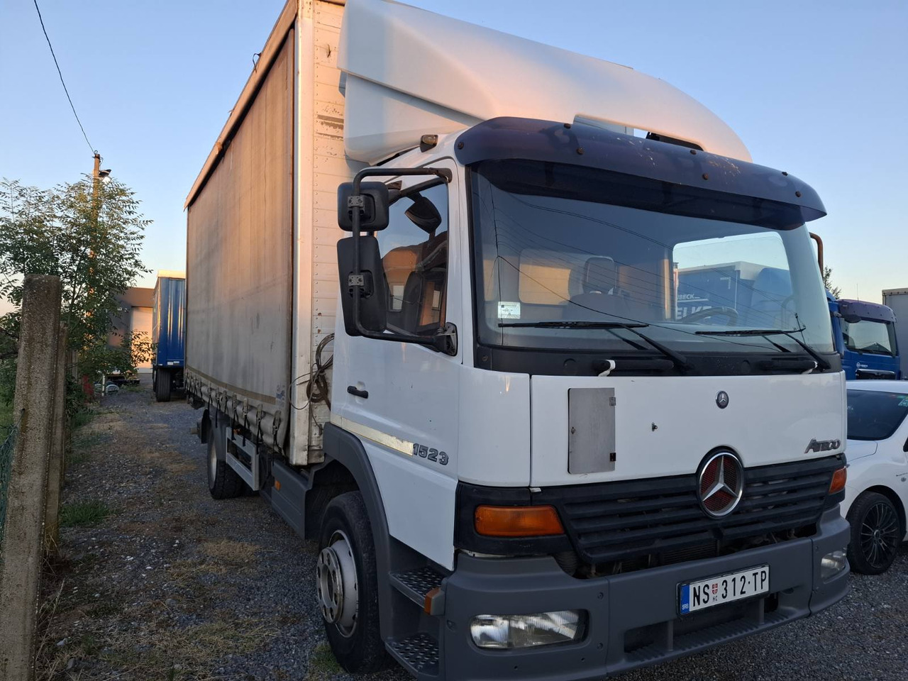 MERCEDES-BENZ ATEGO 1523 - Truk: gambar 2 MERCEDES-BENZ ATEGO 1523 - Truk: gambar 2