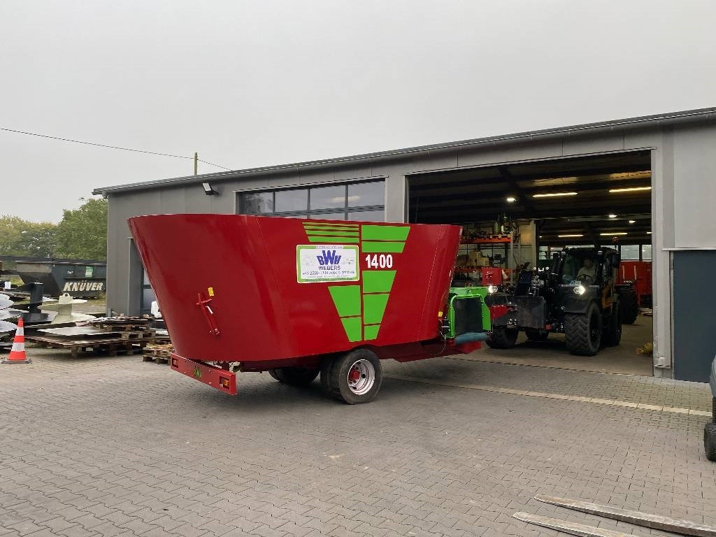 Strautmann Verti Mix - Mixer-pengumpan: gambar 1 Strautmann Verti Mix - Mixer-pengumpan: gambar 1