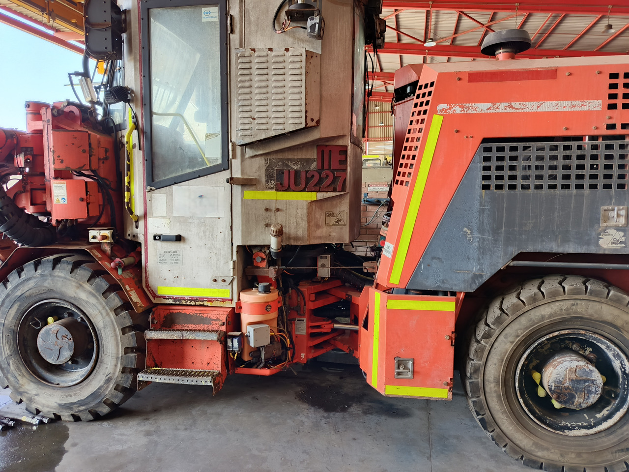 SANDVIK DD321-40C - Mesin pertambangan: gambar 2 SANDVIK DD321-40C - Mesin pertambangan: gambar 2