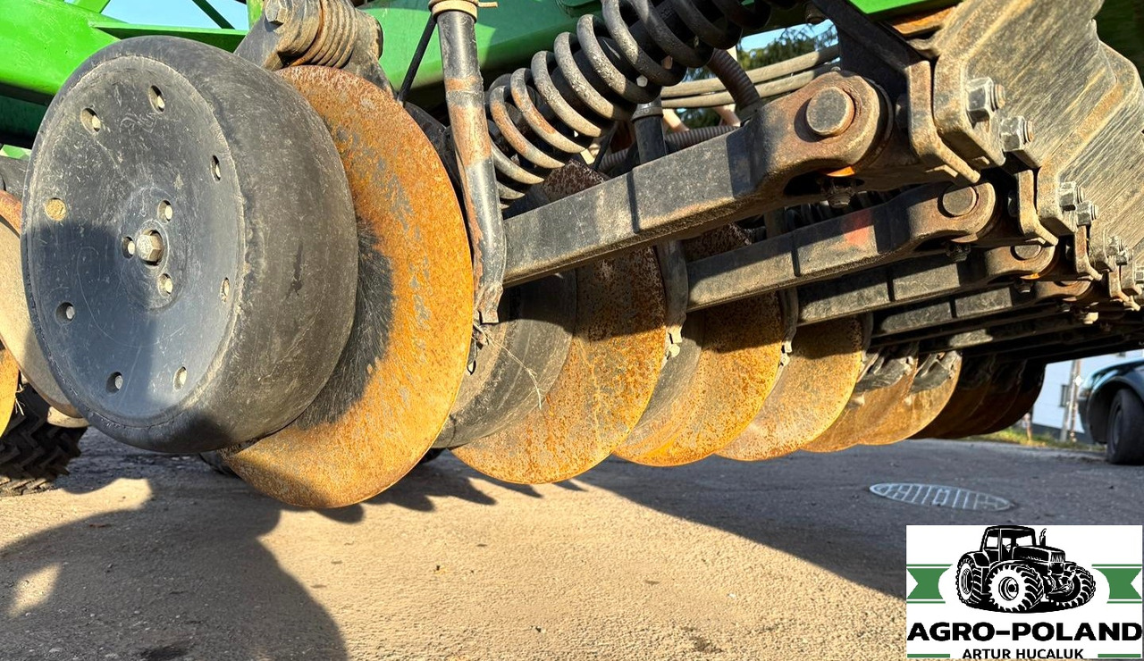 JOHN DEERE 750A - 2017 ROK - 6 M - 2649 H - GREENSTAR/ISOBUS - NOWSZY MODEL - Bor benih: gambar 5 JOHN DEERE 750A - 2017 ROK - 6 M - 2649 H - GREENSTAR/ISOBUS - NOWSZY MODEL - Bor benih: gambar 5