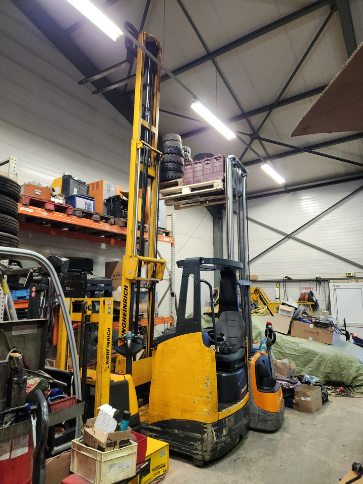 JUNGHEINRICH ETV112 - Pemuat samping: gambar 2 JUNGHEINRICH ETV112 - Pemuat samping: gambar 2