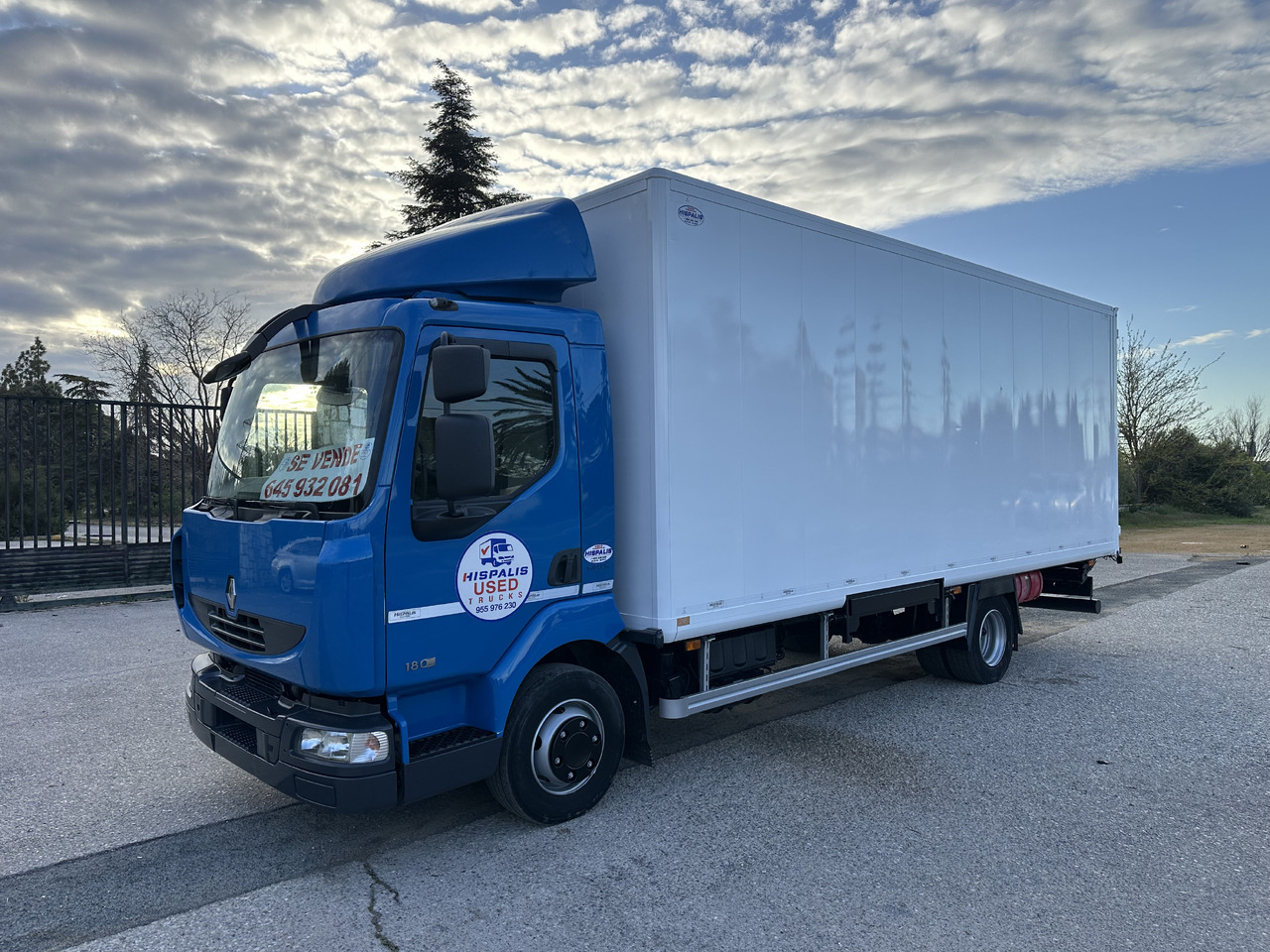 RENAULT MIDLUM 12.180 - Truk box: gambar 1 RENAULT MIDLUM 12.180 - Truk box: gambar 1