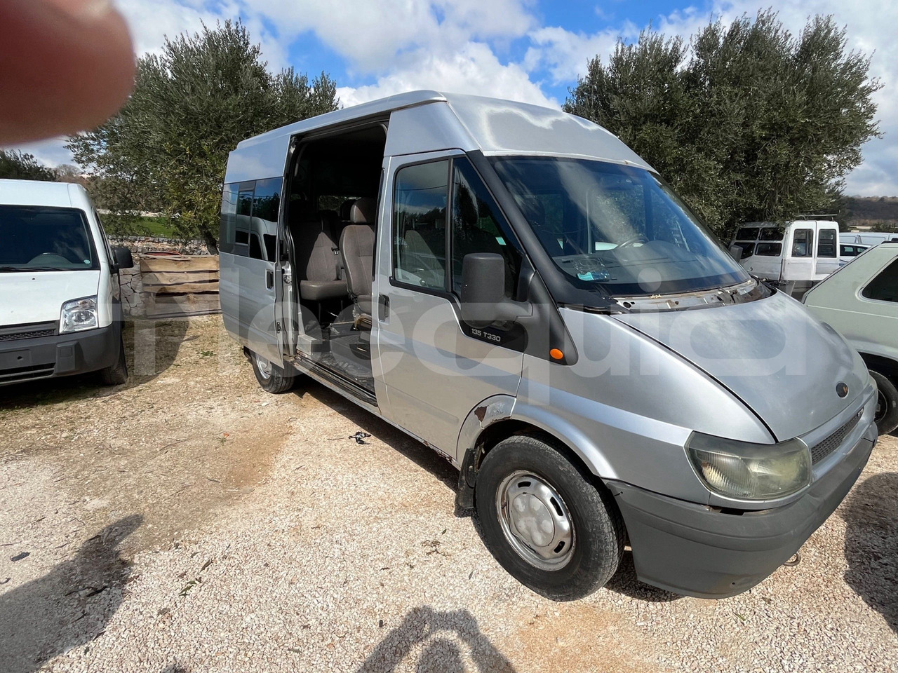 Ford Transit - Bus mini, Van penumpang: gambar 1 Ford Transit - Bus mini, Van penumpang: gambar 1