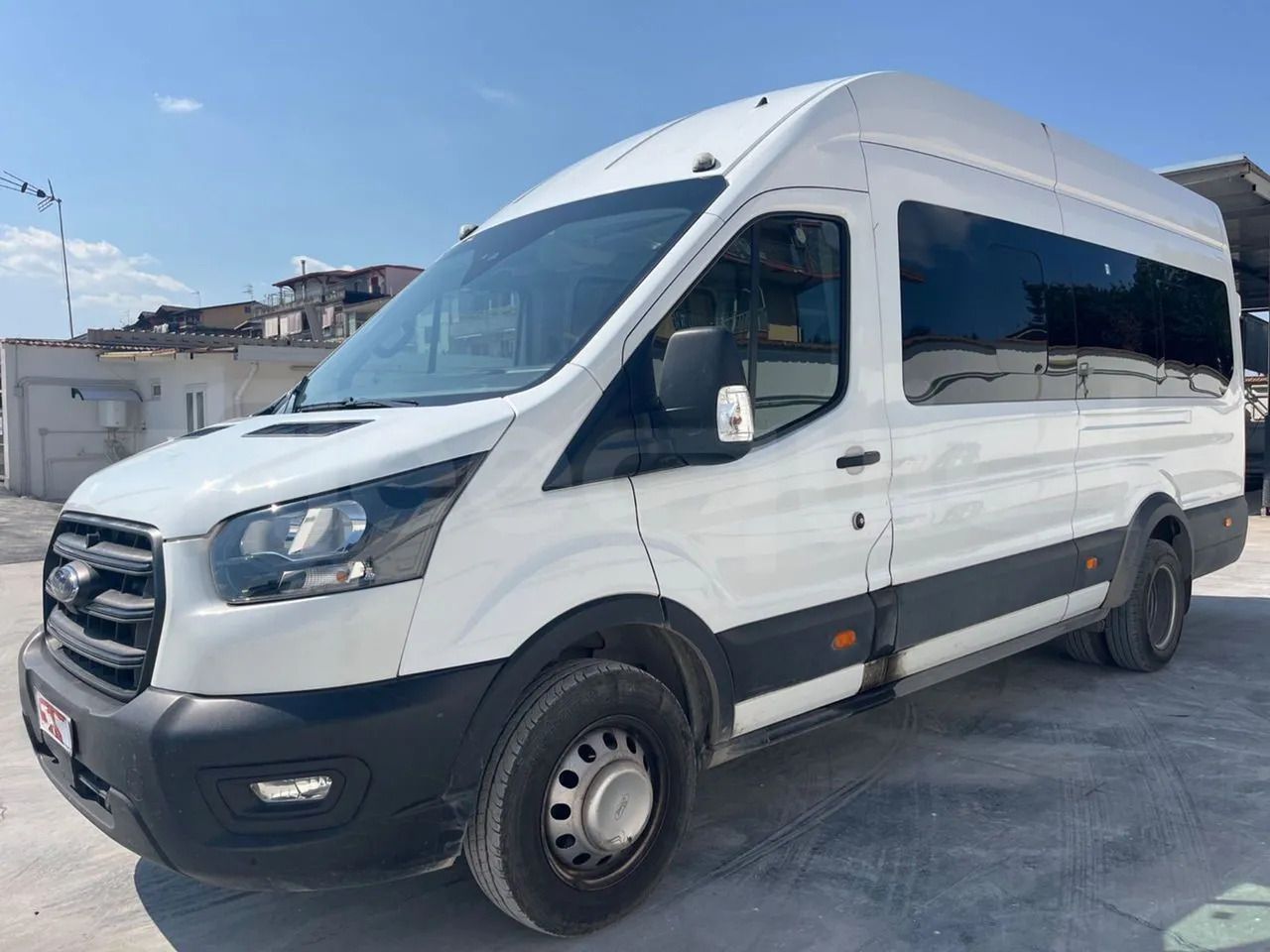 Ford Transit - Bus pinggiran kota: gambar 2 Ford Transit - Bus pinggiran kota: gambar 2