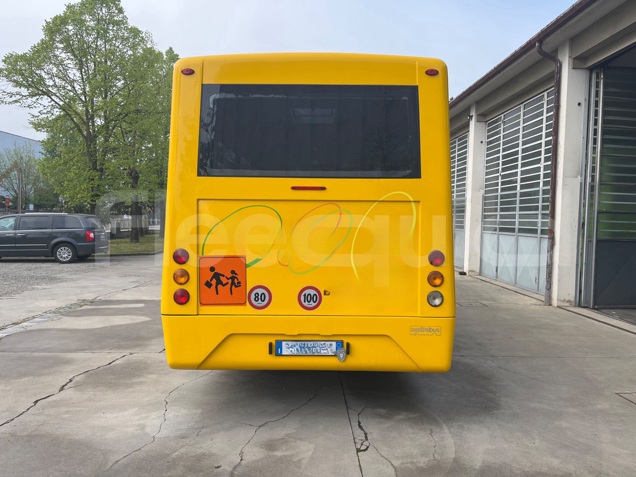 Iveco 100/E4 - Bus sekolah: gambar 5 Iveco 100/E4 - Bus sekolah: gambar 5