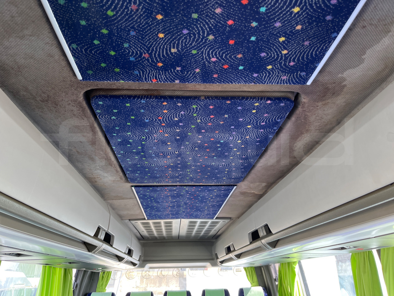 Bus pariwisata Iveco 380: gambar 19