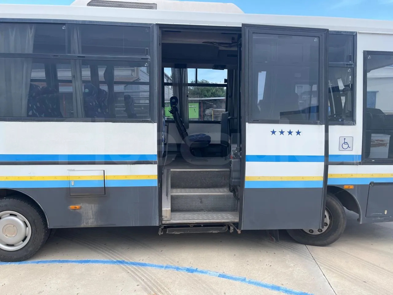 Bus pariwisata Iveco Cacciamali: gambar 14
