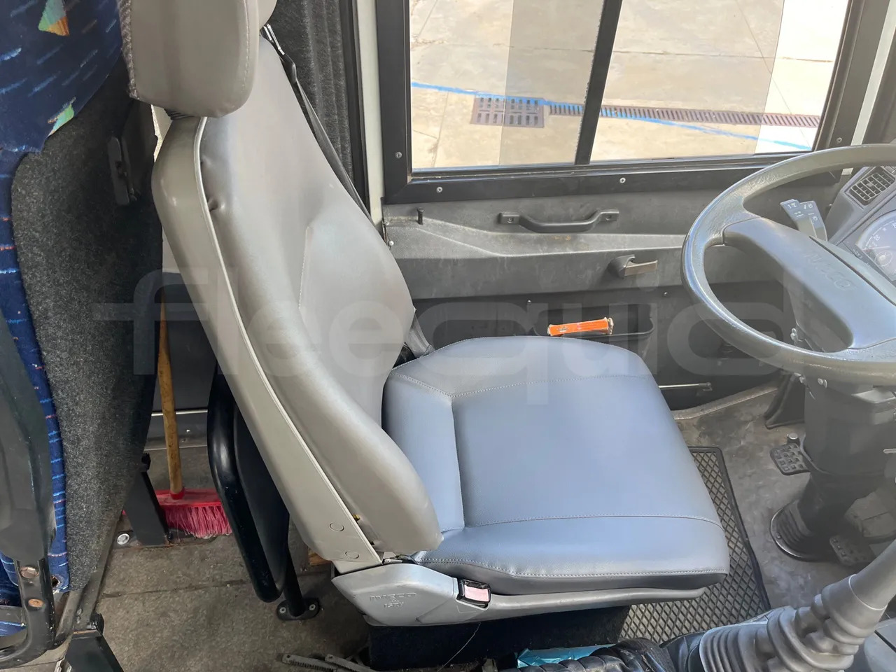 Bus pariwisata Iveco Cacciamali: gambar 16