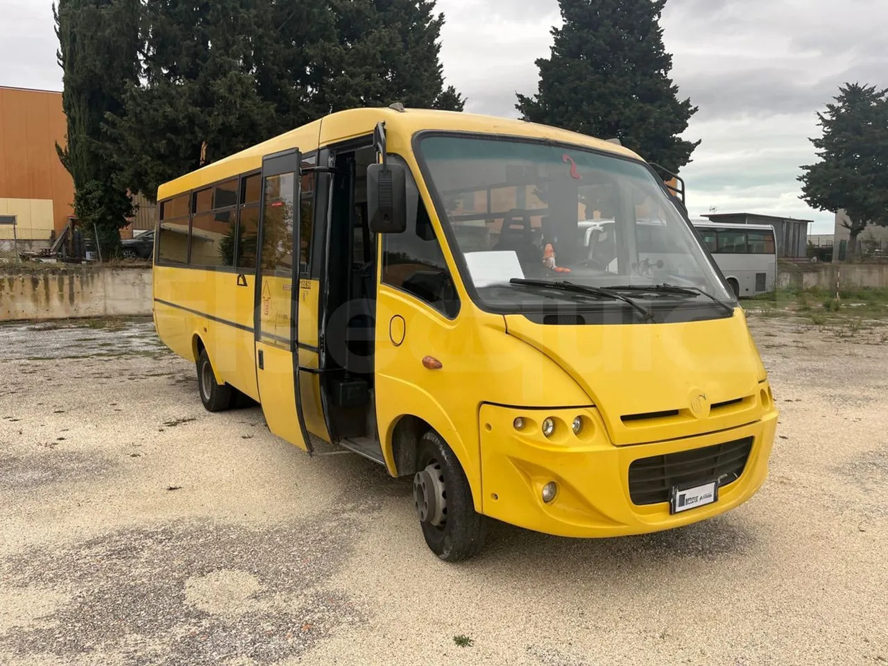 Bus kota Iveco Cacciamali: gambar 12 Bus kota Iveco Cacciamali: gambar 12