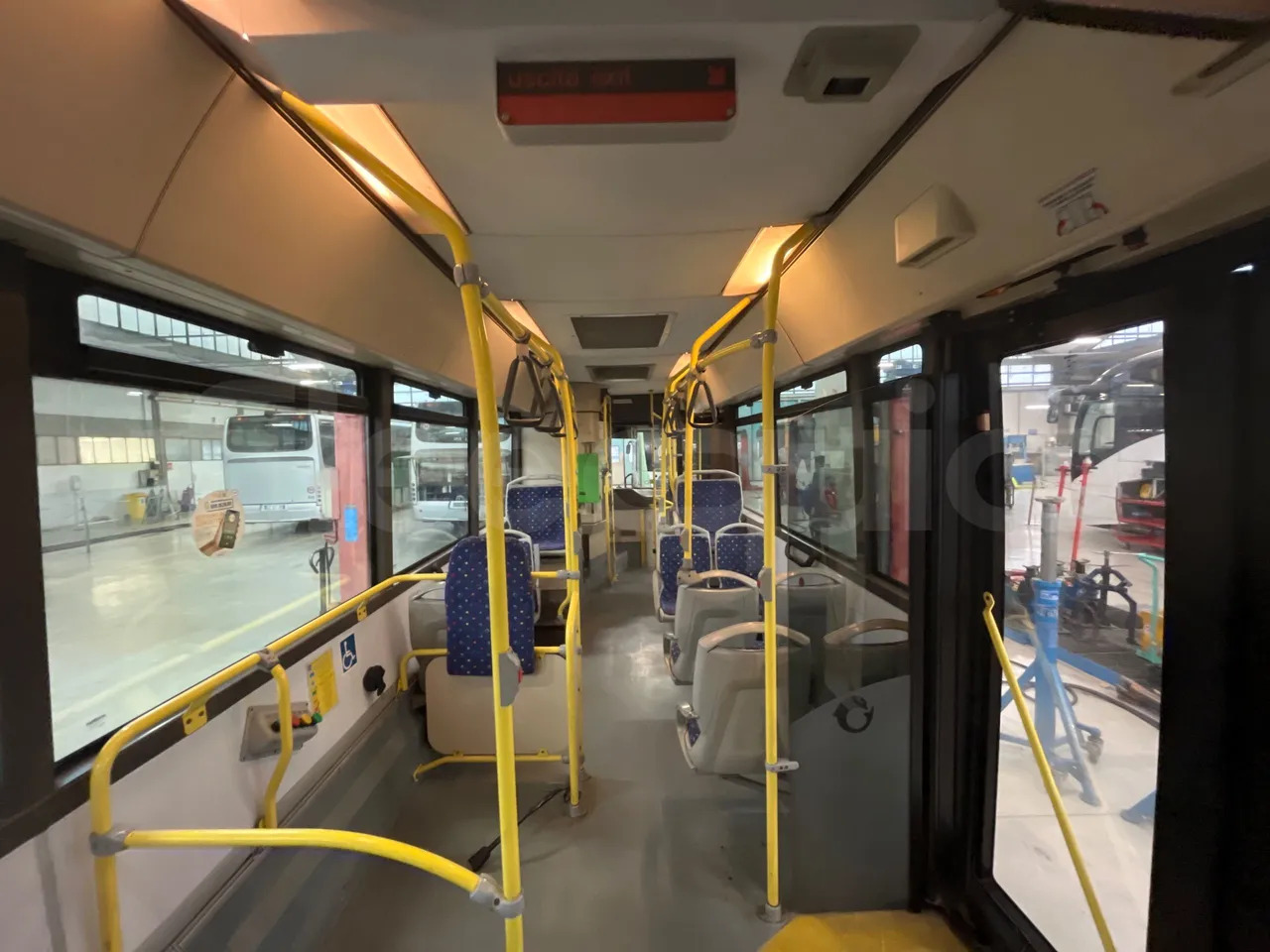 Bus kota Iveco Citelis: gambar 30