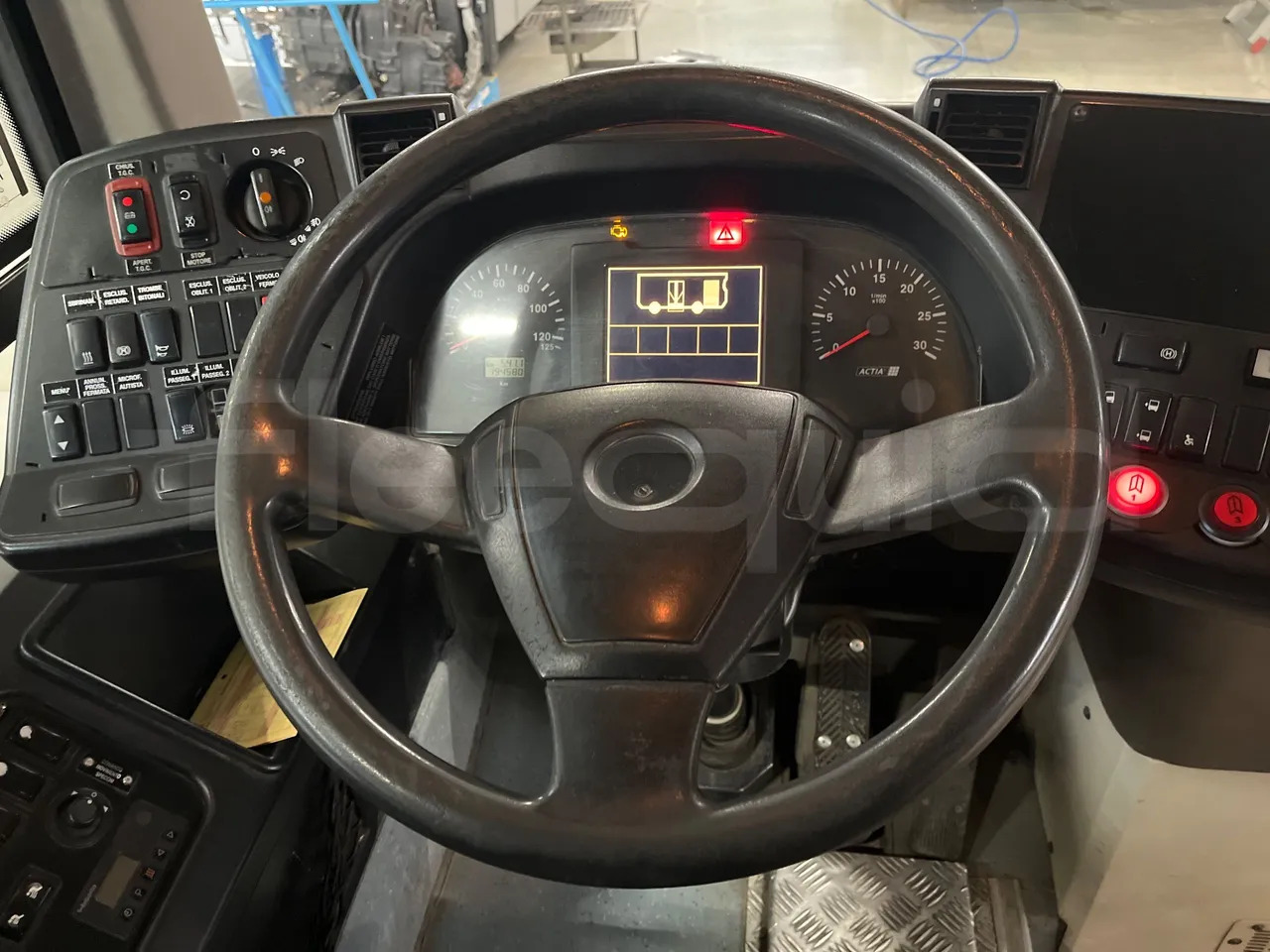 Bus kota Iveco Citelis: gambar 22