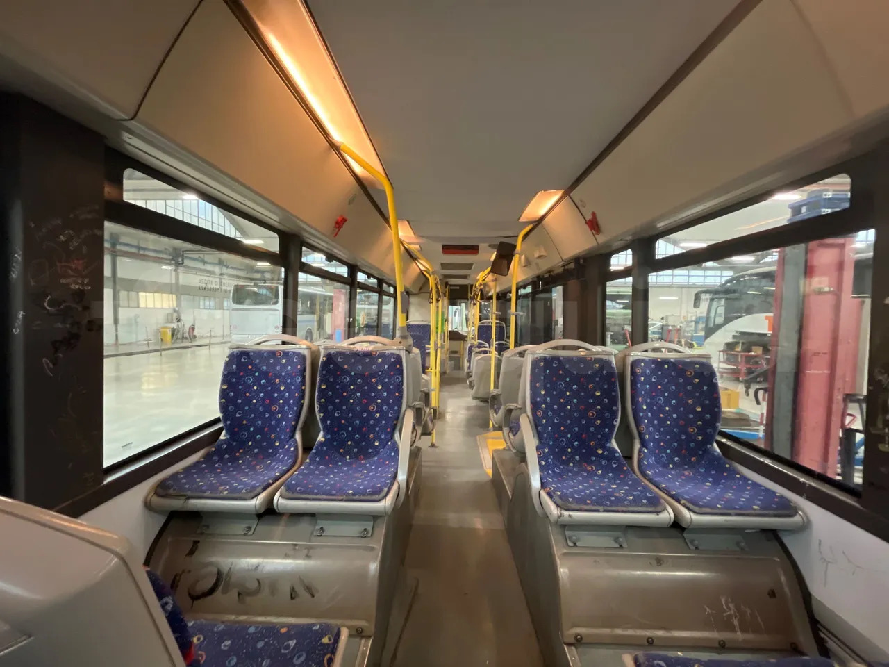 Bus kota Iveco Citelis: gambar 29